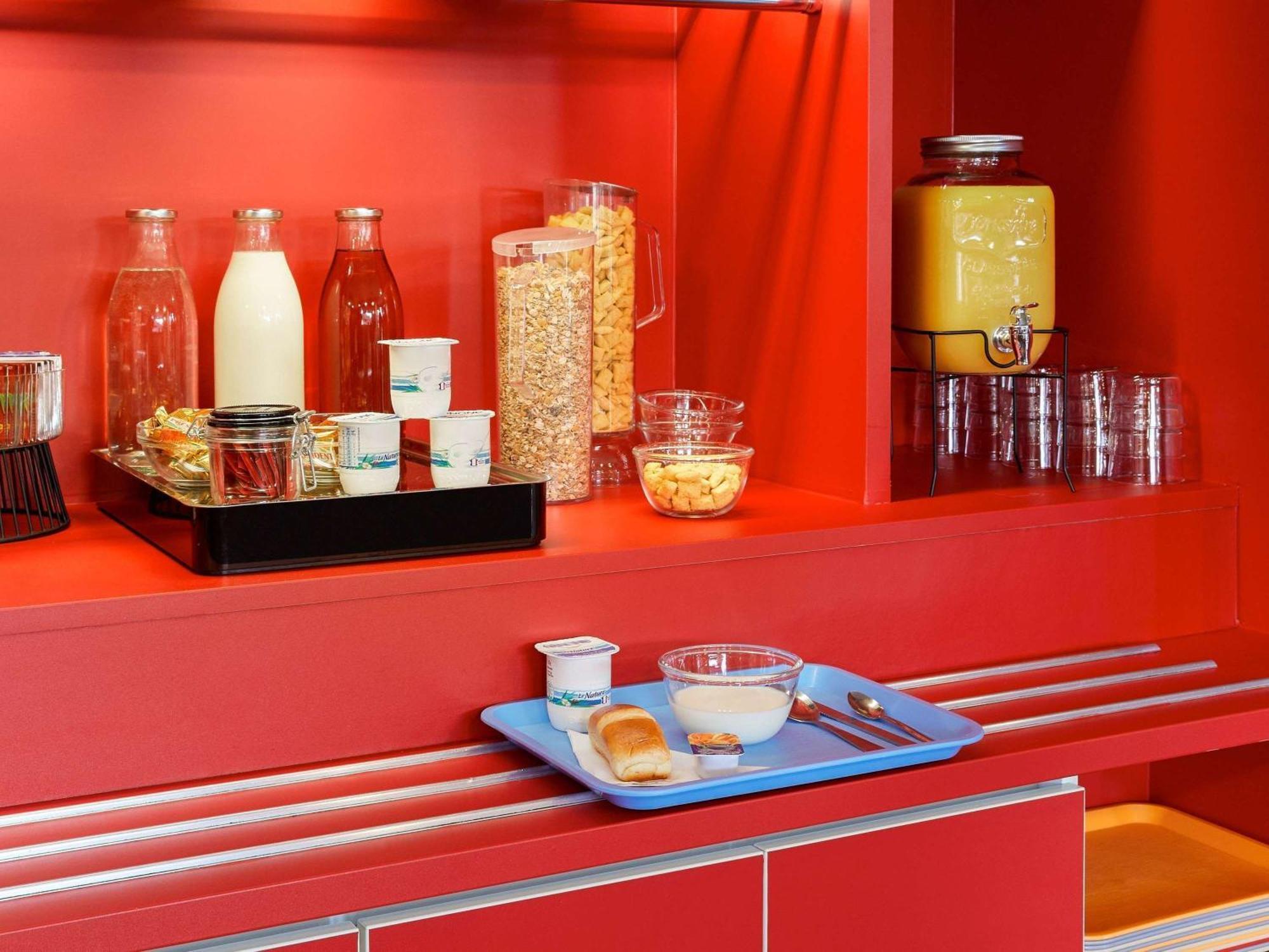 Hotelf1 Villeneuve Loubet エクステリア 写真