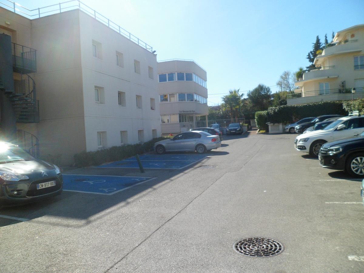 Hotelf1 Villeneuve Loubet エクステリア 写真